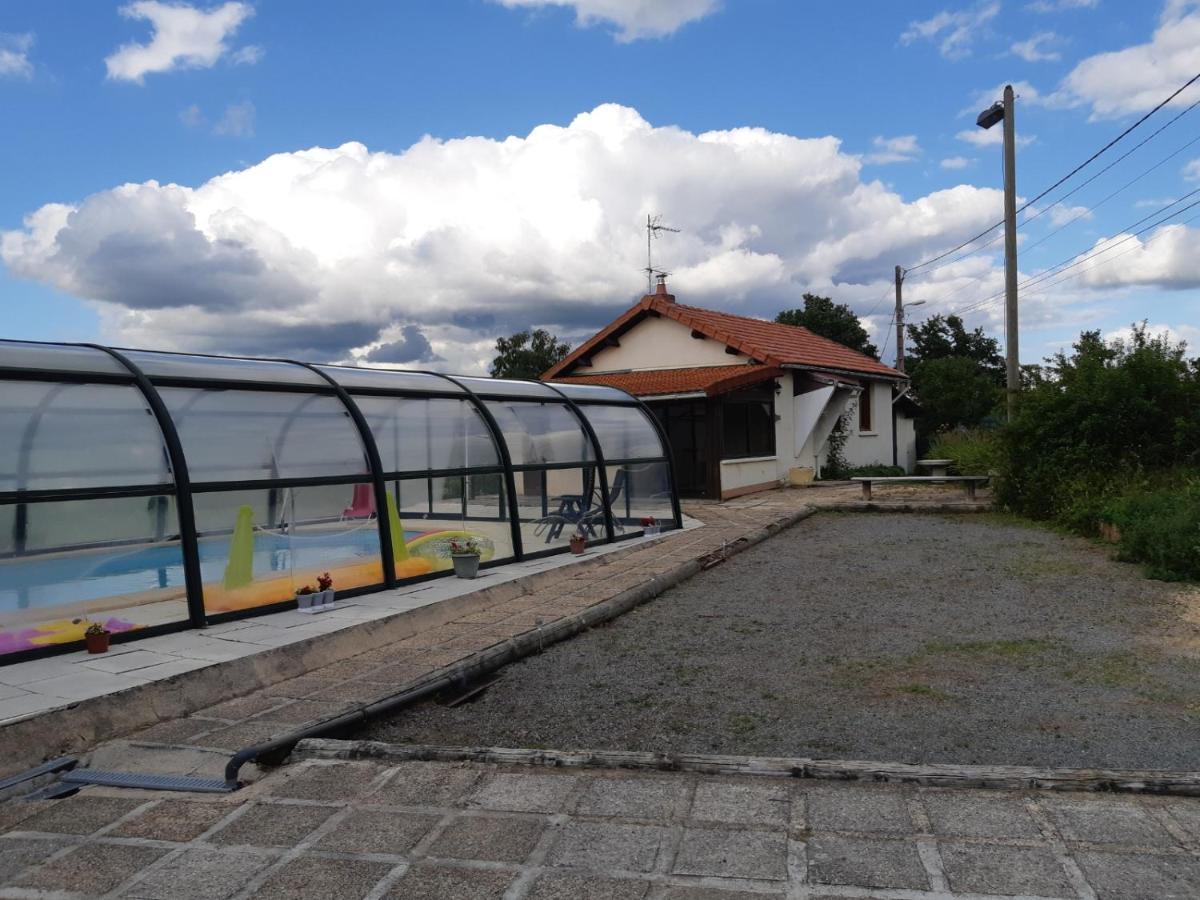 Maison A La Campagne Avec Piscine Flayat 外观 照片