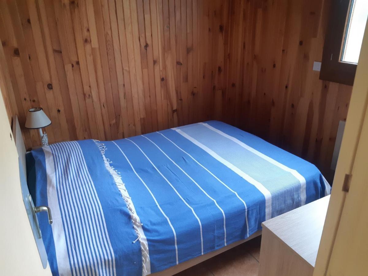 Maison A La Campagne Avec Piscine Flayat 外观 照片